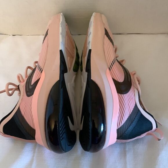 Fabletics athletic shoes size 11. Manhattan air performance sneaker - Picture 5 of 14